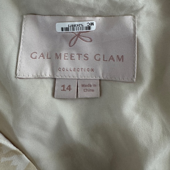 EUC Gal Meets Glam Esther Elegant Cream Floral Dress - Picture 9 of 11